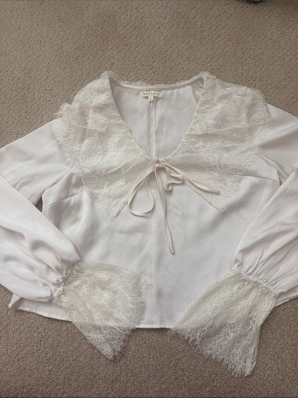 Baevely lace trim long sleeve